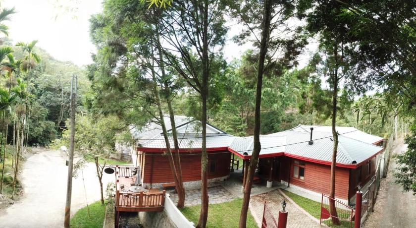Dreamwood Lodge 夢木小屋 — Hotel in Taichung