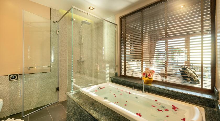 Image of Deluxe Jacuzzi Sea View 9