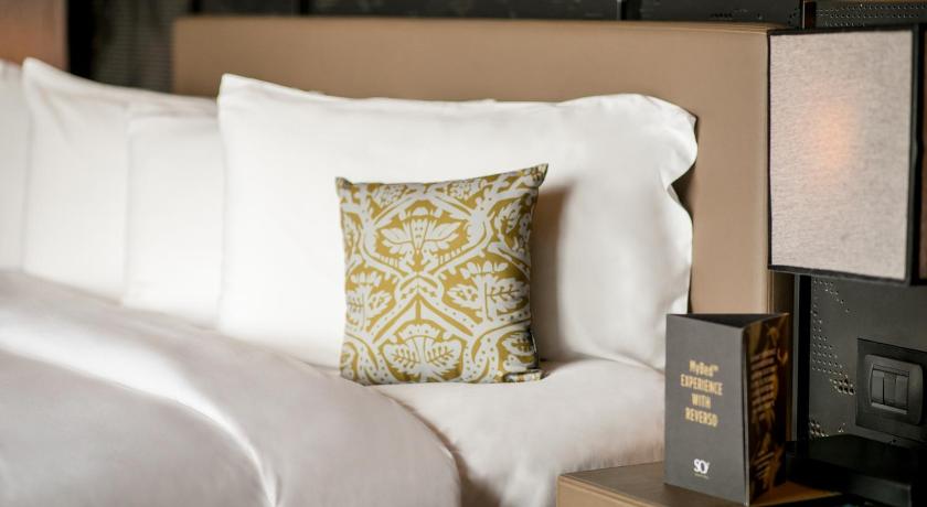 Image of SO ONE BEDROOM SUITE, 1 King Bed, Lumpini Park or City View, Club Benefits 7