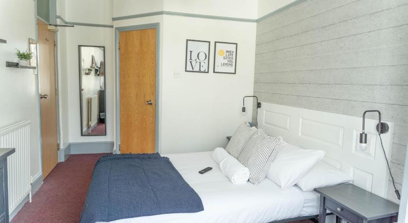Upper Rock Rooms photo