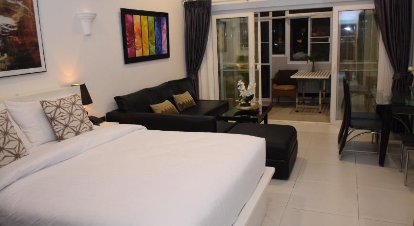 Image of Deluxe Apartment with Private Garden - 104 6