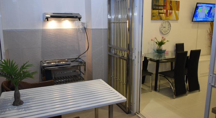 Image of Deluxe Apartment with Private Garden - 104 16