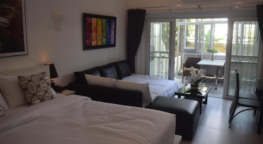 Image of Deluxe Apartment with Private Garden - 104 0