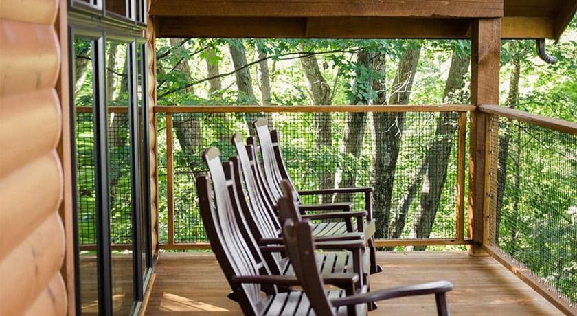 Berlin Treehouse #3 by Amish Country Lodging 3-Star Accommodation view