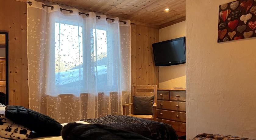Image of Small Twin Room with Shower 3