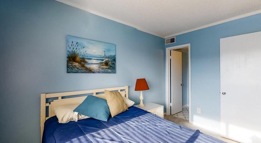 Island Beach & Racquet Club II photo