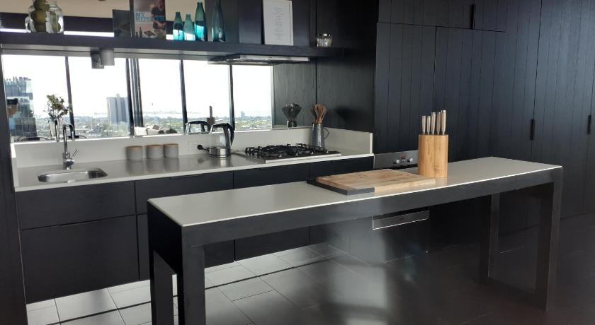 Top Floor Stunning Views — Hotel in Melbourne