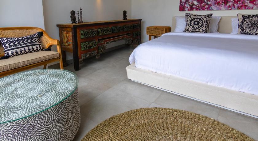 Image of Private Suite with Pool 8