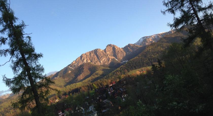 B&amp;B Art House Szymaszkowa 1 — Hotel in Zakopane