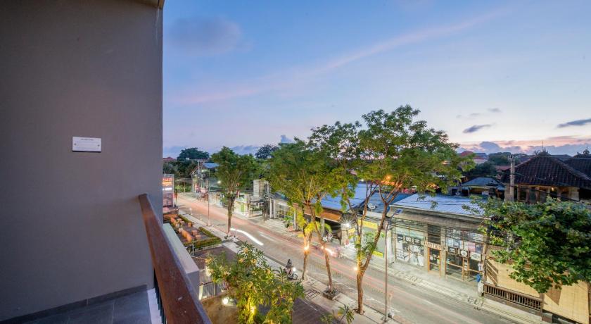 Image of Deluxe Balcony Room 1