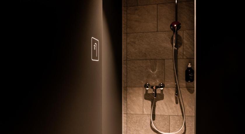 Capsule Hotel - Alpine Garden Zurich Airport photo