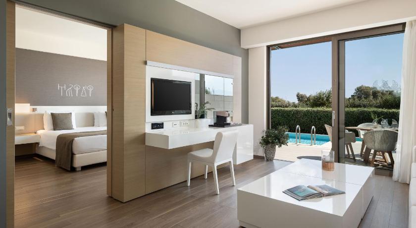 Image of Deluxe Suite with Private Pool 0