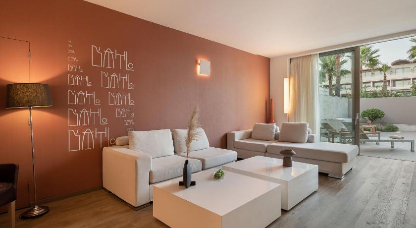 Image of Executive Suite with Private Pool 3