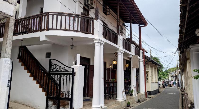 Lighthouse Guest — Hotel in Galle