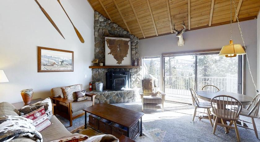 Eagles Nest Condo #88 — Hotel in Lakeshore (CA)