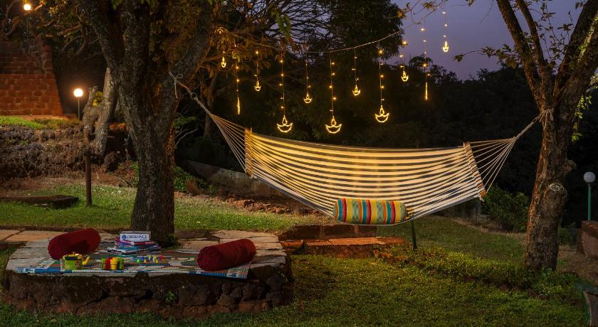 CosmicStays Evergreen Cascade - The Hidden Gem of Mahabaleshwar photo
