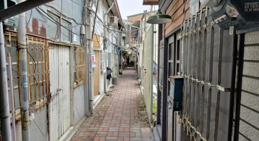 小巷窄 photo