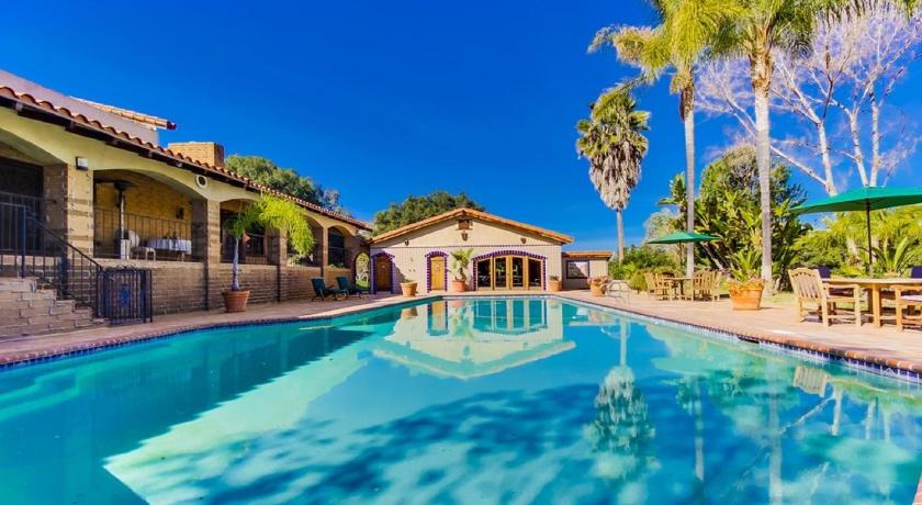 Vineyard Hacienda — Hotel in Jamul