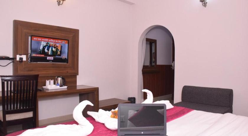 The Pineoak Resort, Bhimtal photo