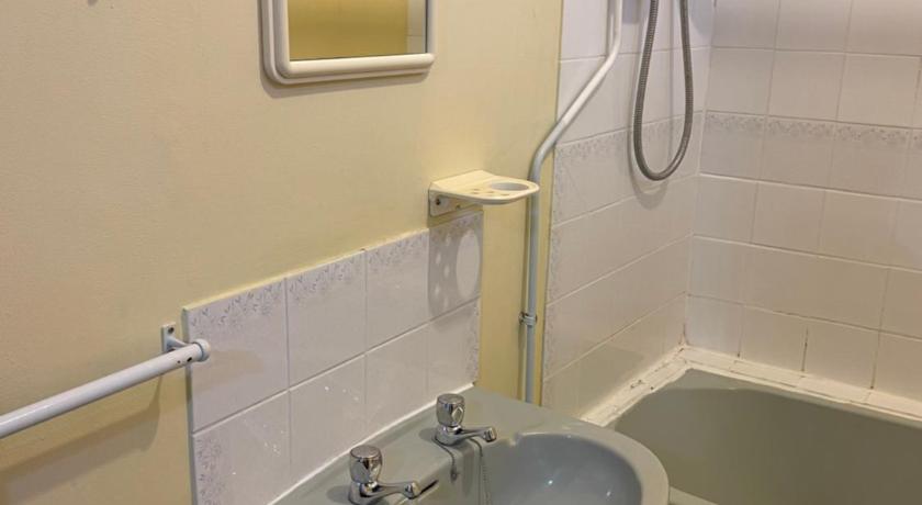 Cosy central flat *near city centre & station* photo