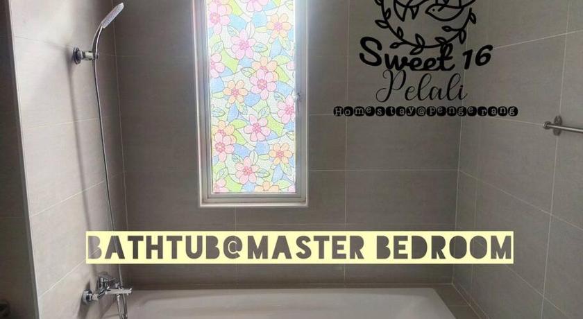 Sweet 16 Pelali Homestay Pengerang (Wifi/Netflix) photo