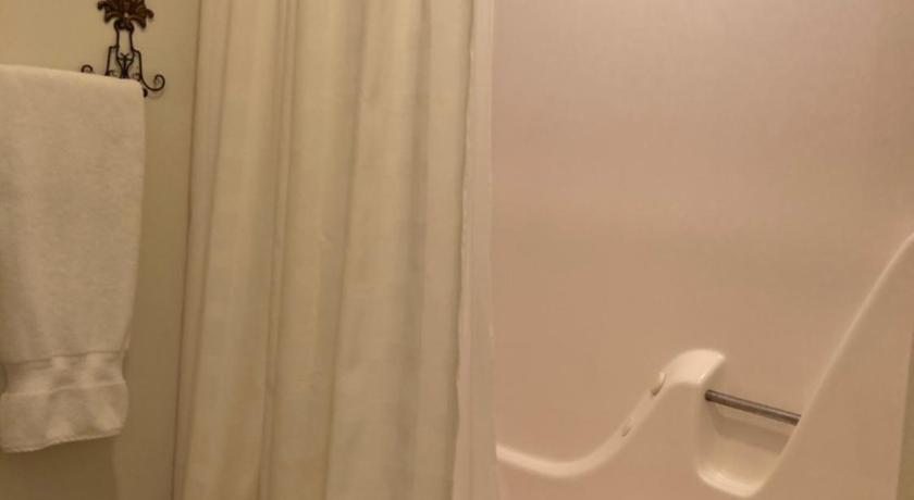 Oak Valley Inn and Suites photo