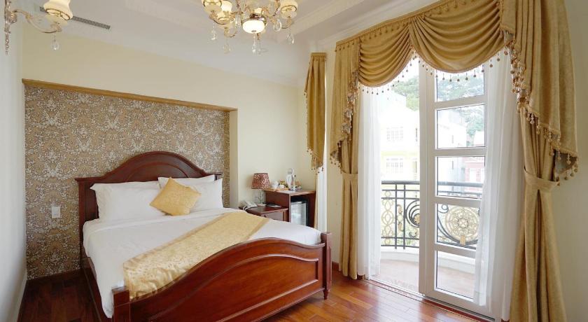 Image of Executive Suite with Balcony 1