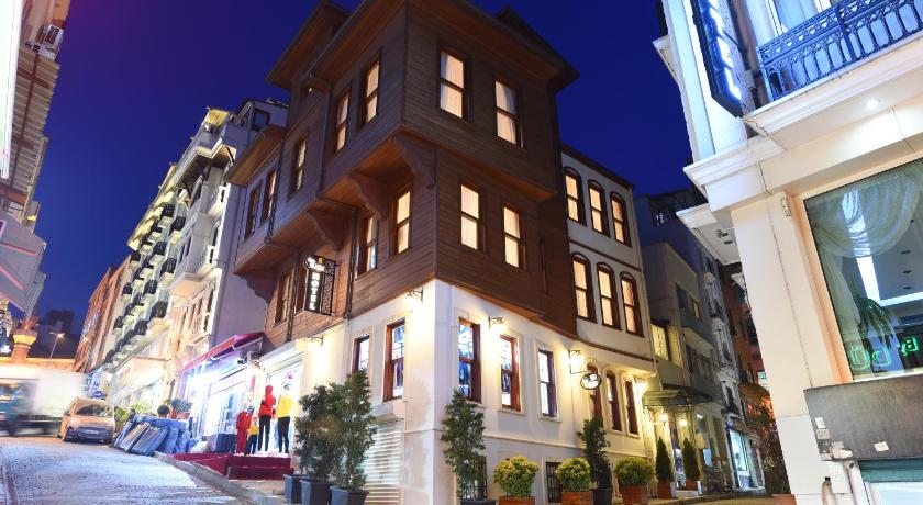 Elyka Hotel