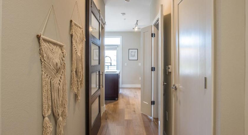 FRONTDESK Old Town Apts Scottsdale photo