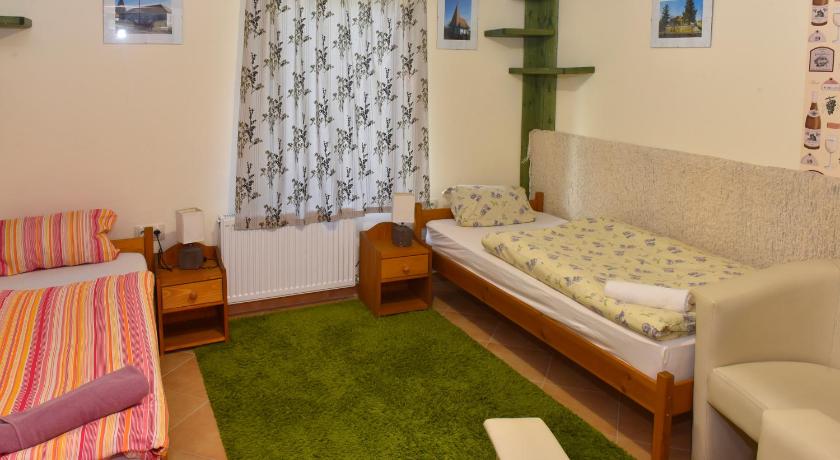 Nyakiglab Villa photo