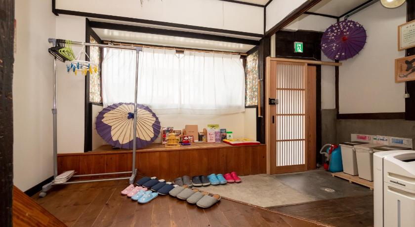 교토 GuestHouse OneWorld Shijo四条京町屋 4성급 숙소 로비