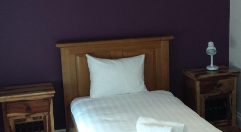 Image of Single Room 6