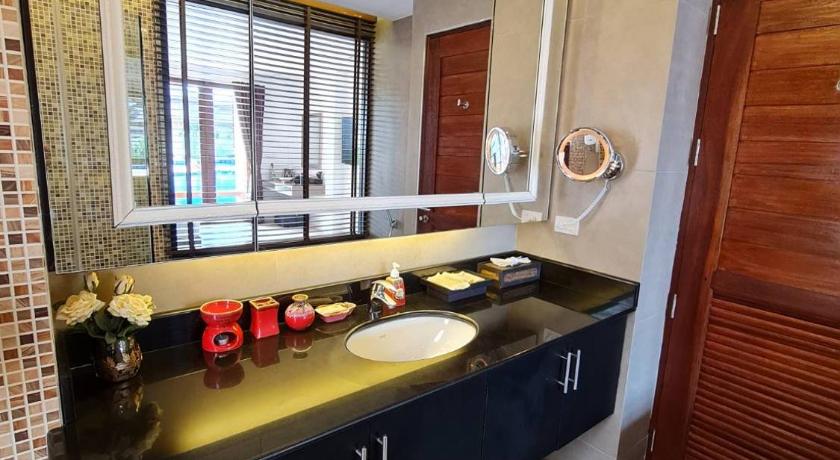 Image of Signature  Suite 13