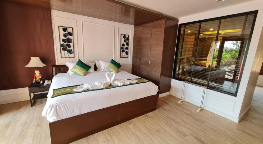 Image of Signature  Suite 7