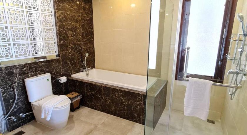 Image of Royal Suite 15