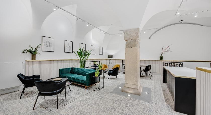 Palace Apartments *BRAND-NEW* photo