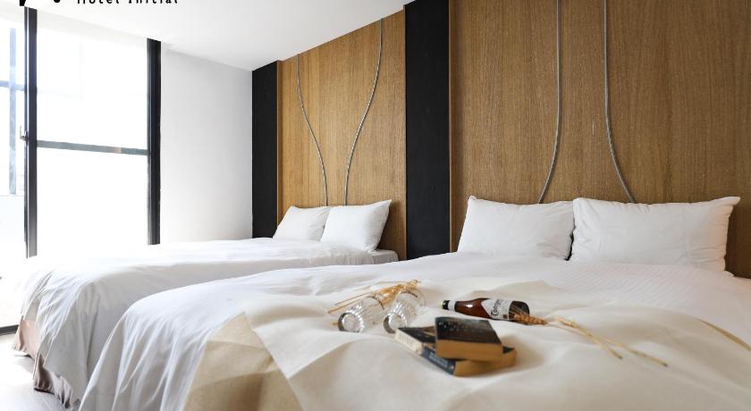 Image of Deluxe Quadruple Room with Balcony 8