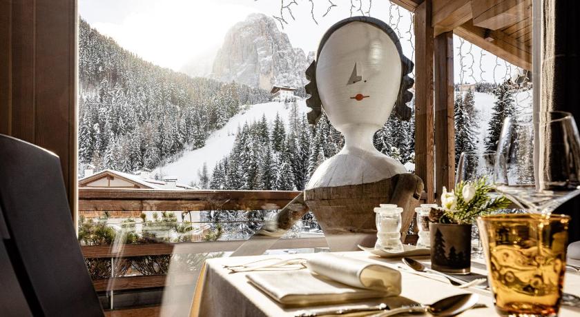 ArtHotel Anterleghes - Gardenahotels — Hotel in Selva di Val Gardena