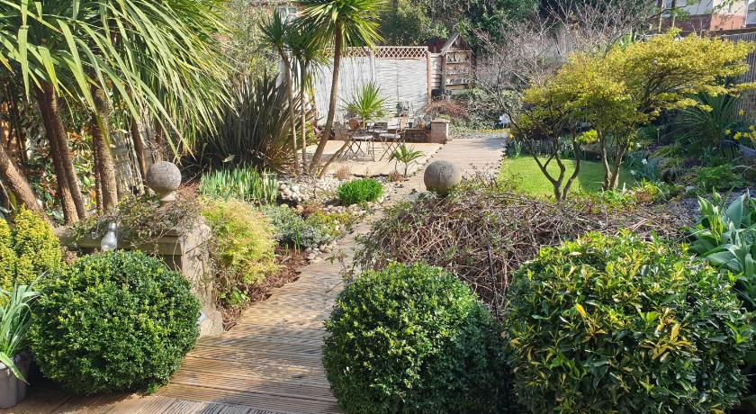 Tropical Garden Oasis Rooms photo