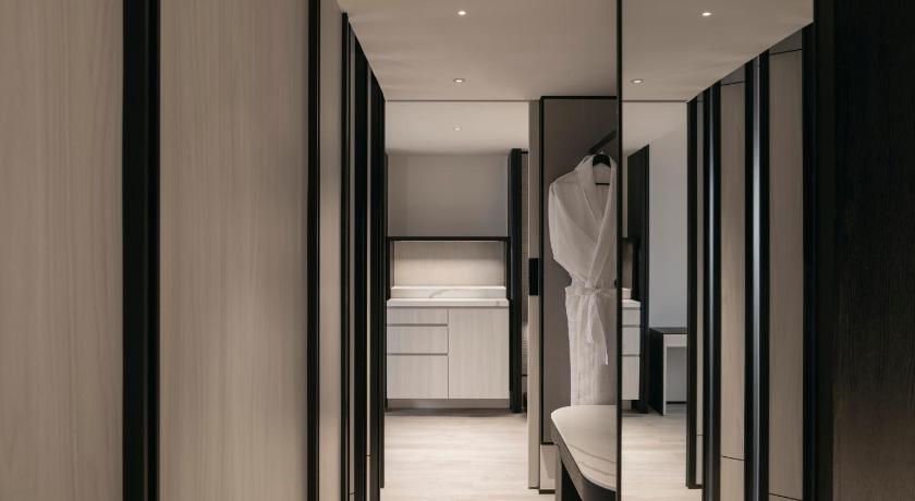 صورة جناح كينغ من غرفة نوم واحدة مع الدخول إلى الصالة (King One Bedroom Suite with Lounge Access) 6