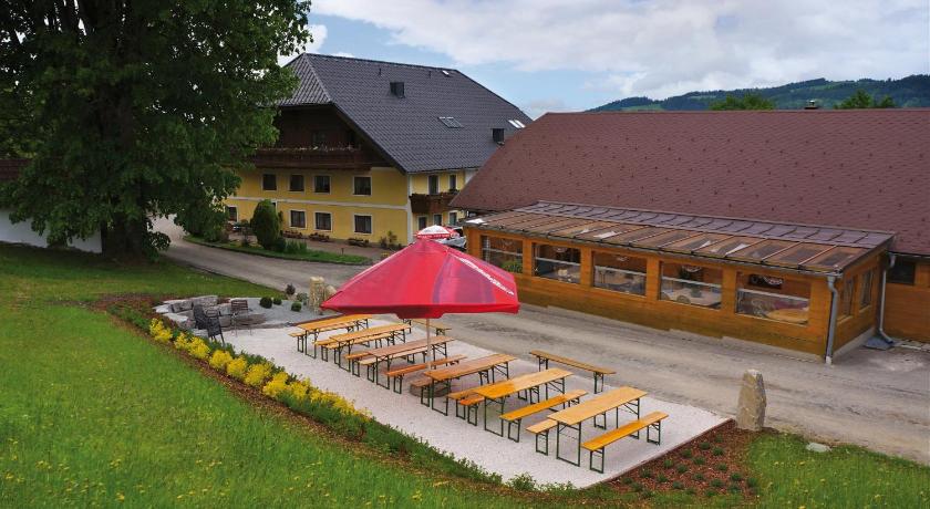 Ferienwohnungen Jodlbauerhof — Hotel in Weyregg Am Attersee