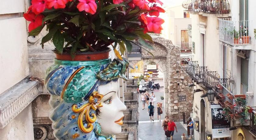 Valentina — Hotel in Taormina