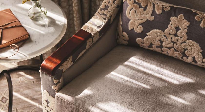 Image of Corner One Bedroom Suite 17