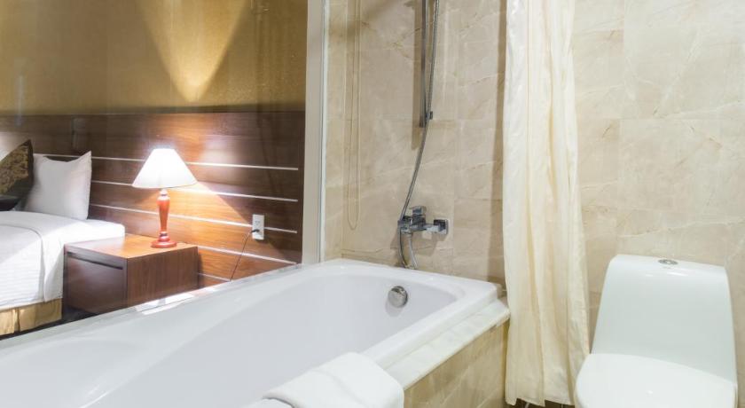 Image of Deluxe King Ocean View 5