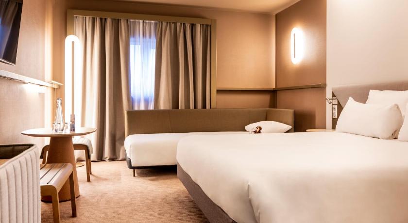 Image of Superior Room 1 Double Bed and 1 Sofa Bed 3