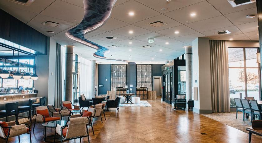 Hotel Indigo Columbus at Riverfront Place photo
