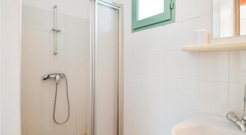 Awesome home in Mejannes le Clap with WiFi, 2 Bedrooms and Outdoor swimming pool photo