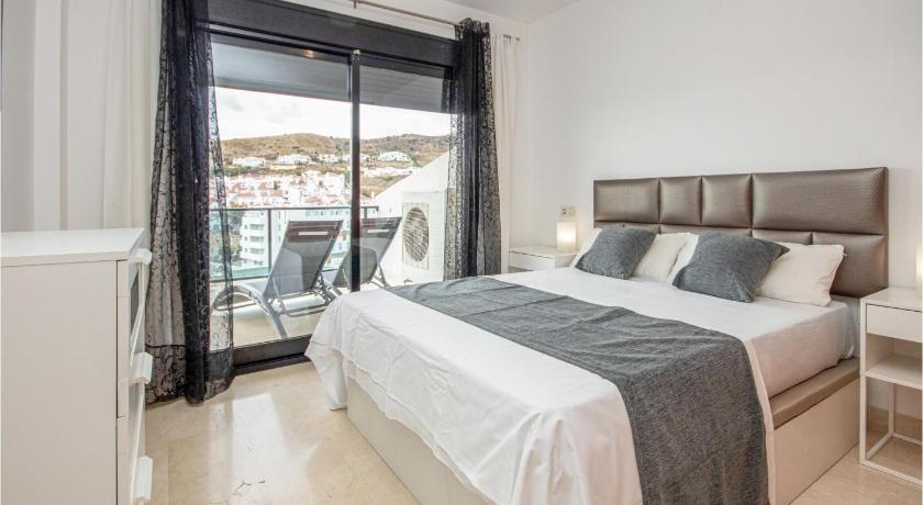 Nice Apartment In Mijas Costa With Wifi, Outdoor Swimming Pool And Swimming Pool photo