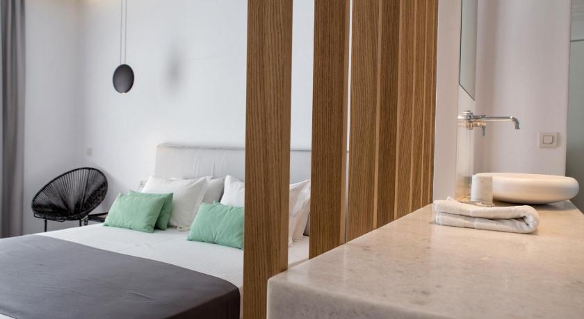รูปของSuperior Suite with Private Pool and Sea View 17