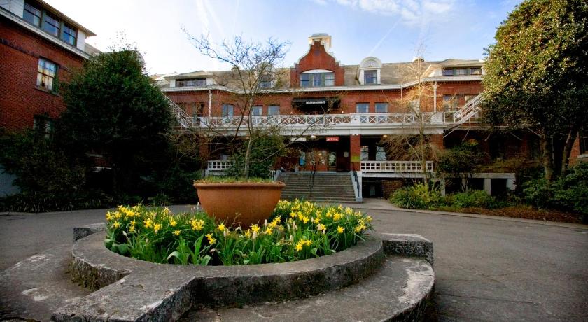McMenamins Edgefield photo